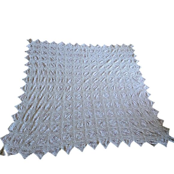 Vintage Crochet Bedspread Hand Made Floral Print 83" x 88" Cottage core - Picture 5 of 7